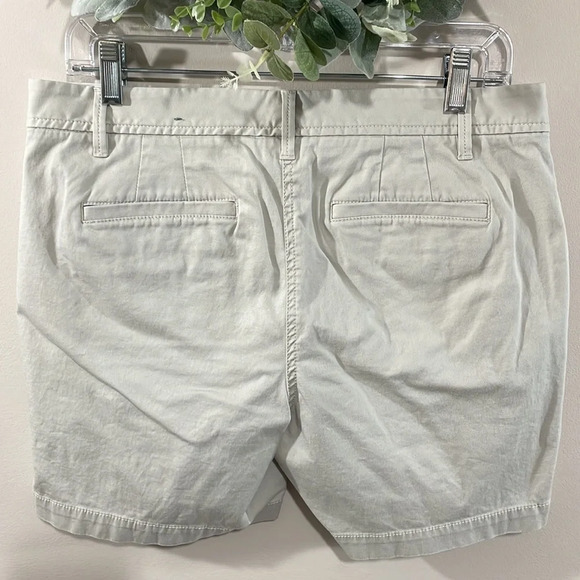 Talbots Girlfriend Chino Short Khaki 8P - Picture 4 of 14